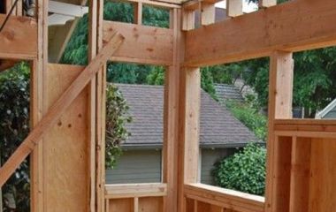 Зачем нужны хидеры над окнами в каркасном доме и как их правильно рассчитать